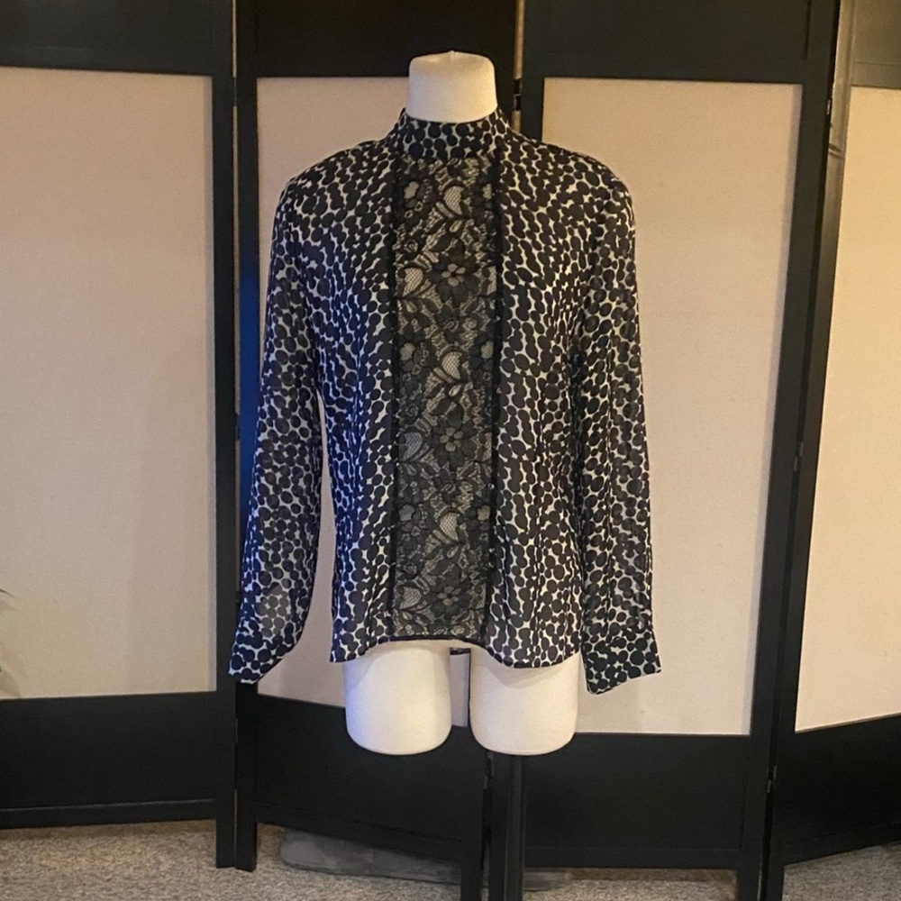 New Black And White Beauty : The J. Peterman Company Confidence Blouse View 2